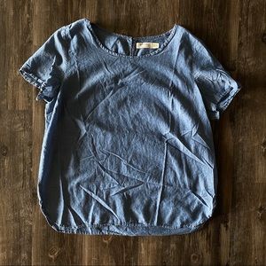 Women’s Feminine Light Denim Spring Tee